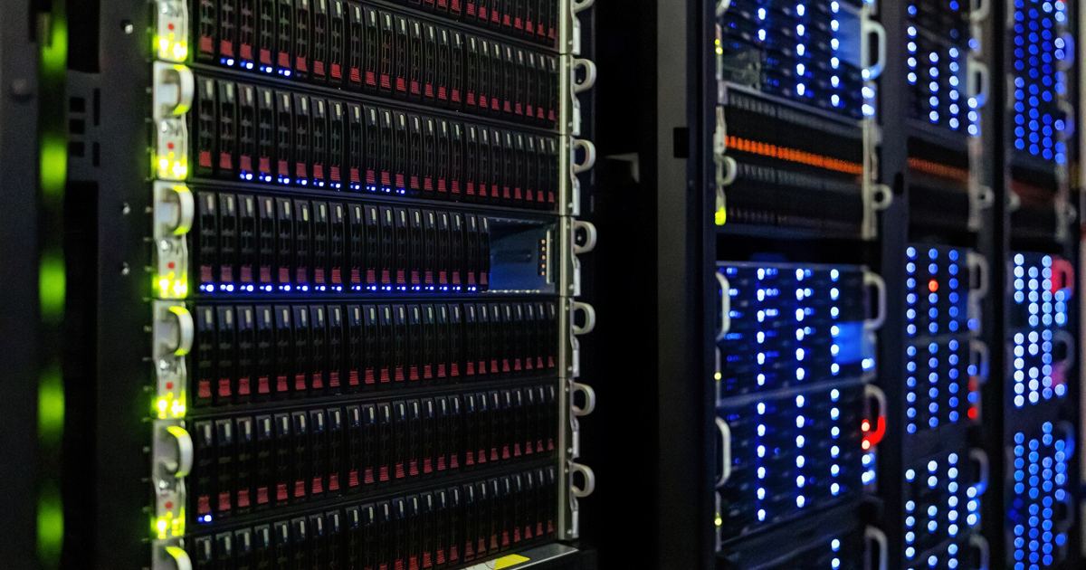 Comparing Forum Search Architectures: The Meilisearch Engine Profile
