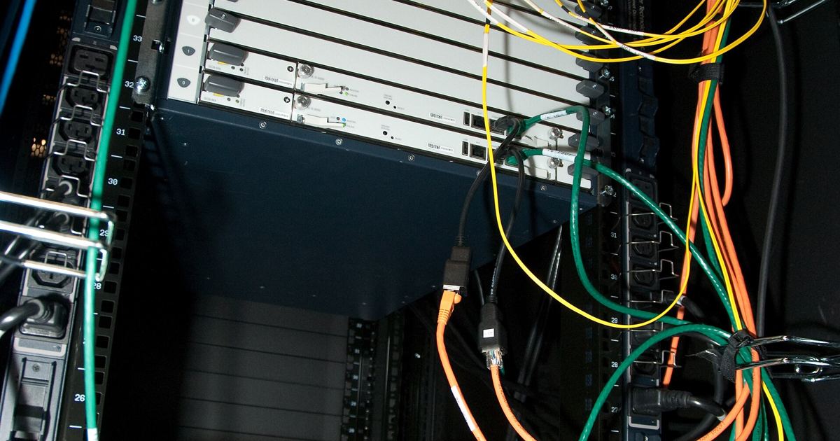 UnrealIRCd Server Lifecycles: Key Numbers and Support Timelines