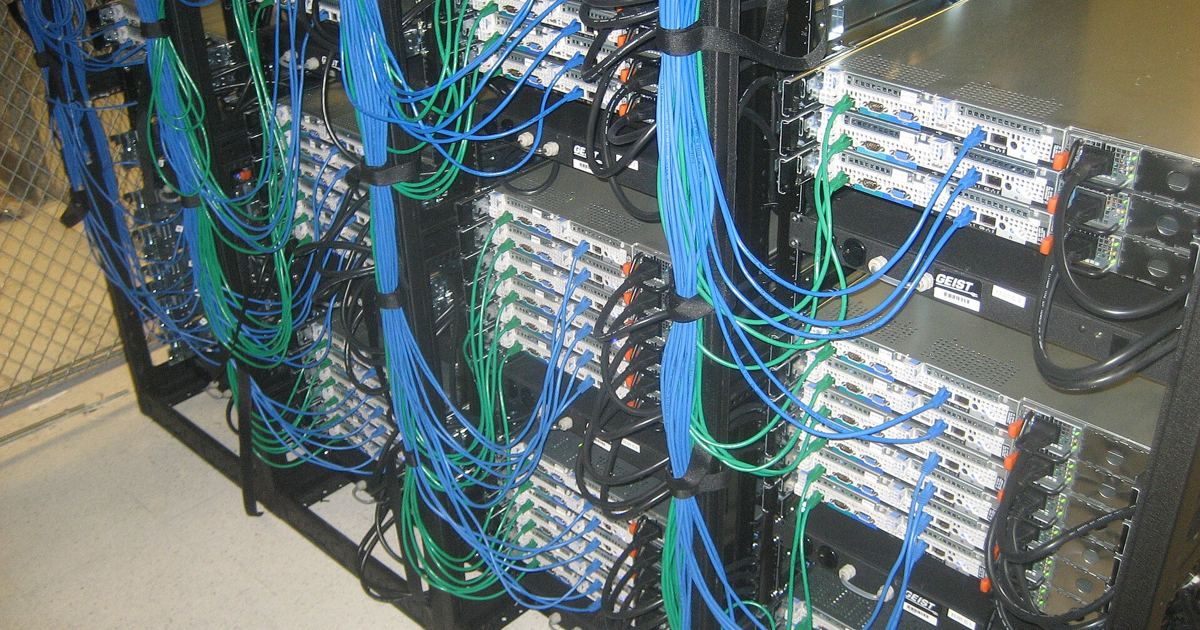 PHP 8.4 and 8.5 End-of-Life Timeline for Forum Servers